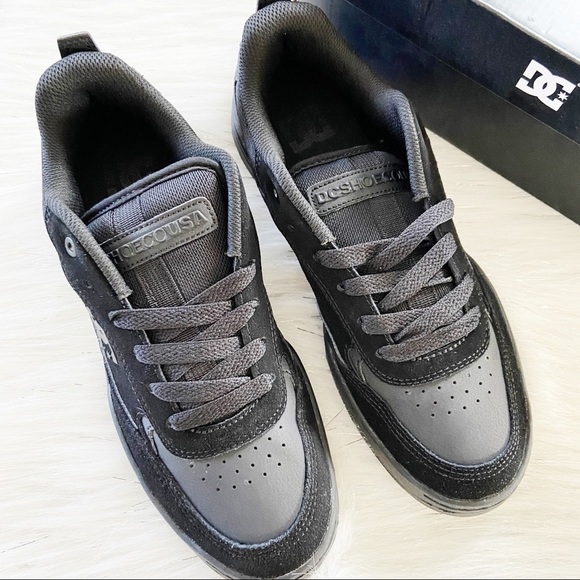 NEW DC Penza Black on Black Suede Skate Shoes Sneakers Size 10 - Picture 2 of 7